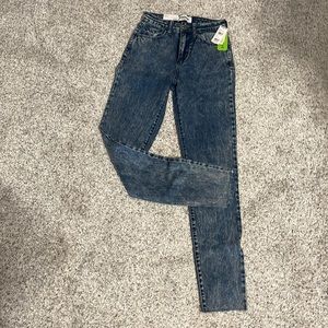 RSQ VINTAGE MOM JEANS NWT